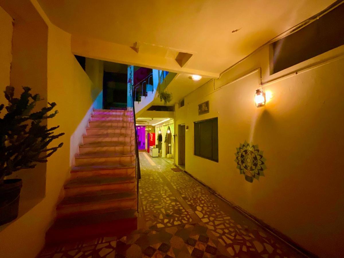 One Light Hostel Pushkar Esterno foto